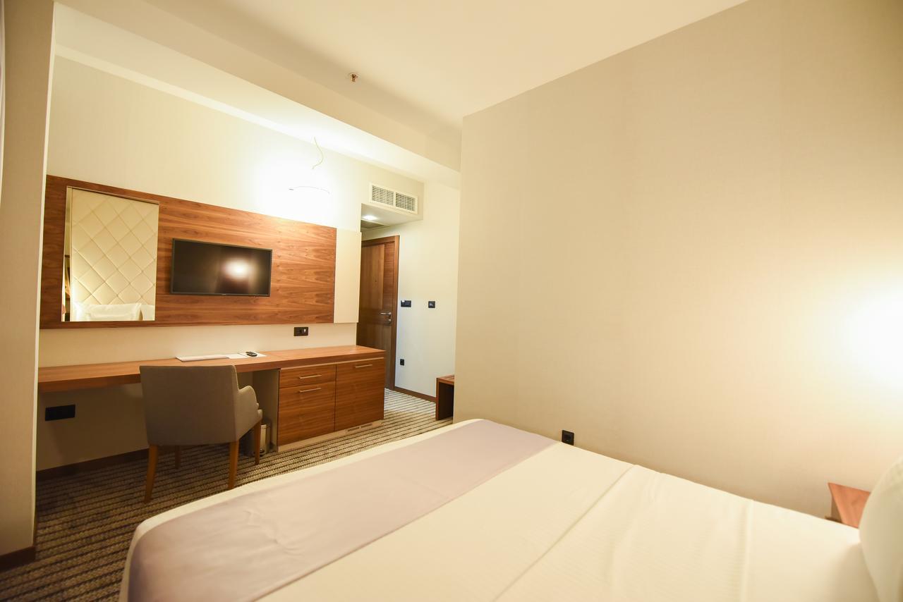 Hotel Union Podgorica Exterior photo